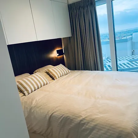 Seascape Penthouse Ii - Modern Ingericht Met Panoramisch Zeezicht En 2 Ruime Zonneterrassen * Blankenberge